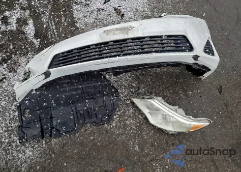 2012 Toyota Camry Base z USA, uszkodzony, nr VIN 4T1BF1FKXCU500892